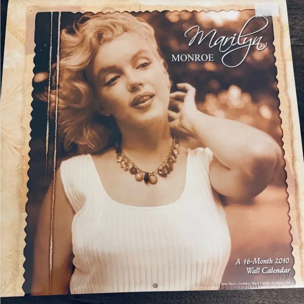 Marilyn Monroe 2010 Wall Hanging Calendar
